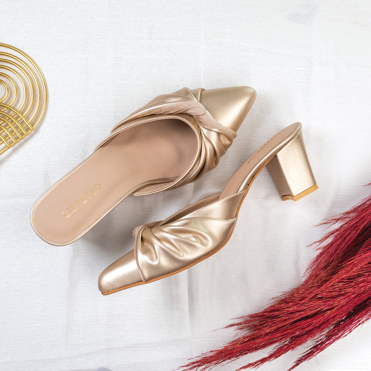 Classic Knot gold