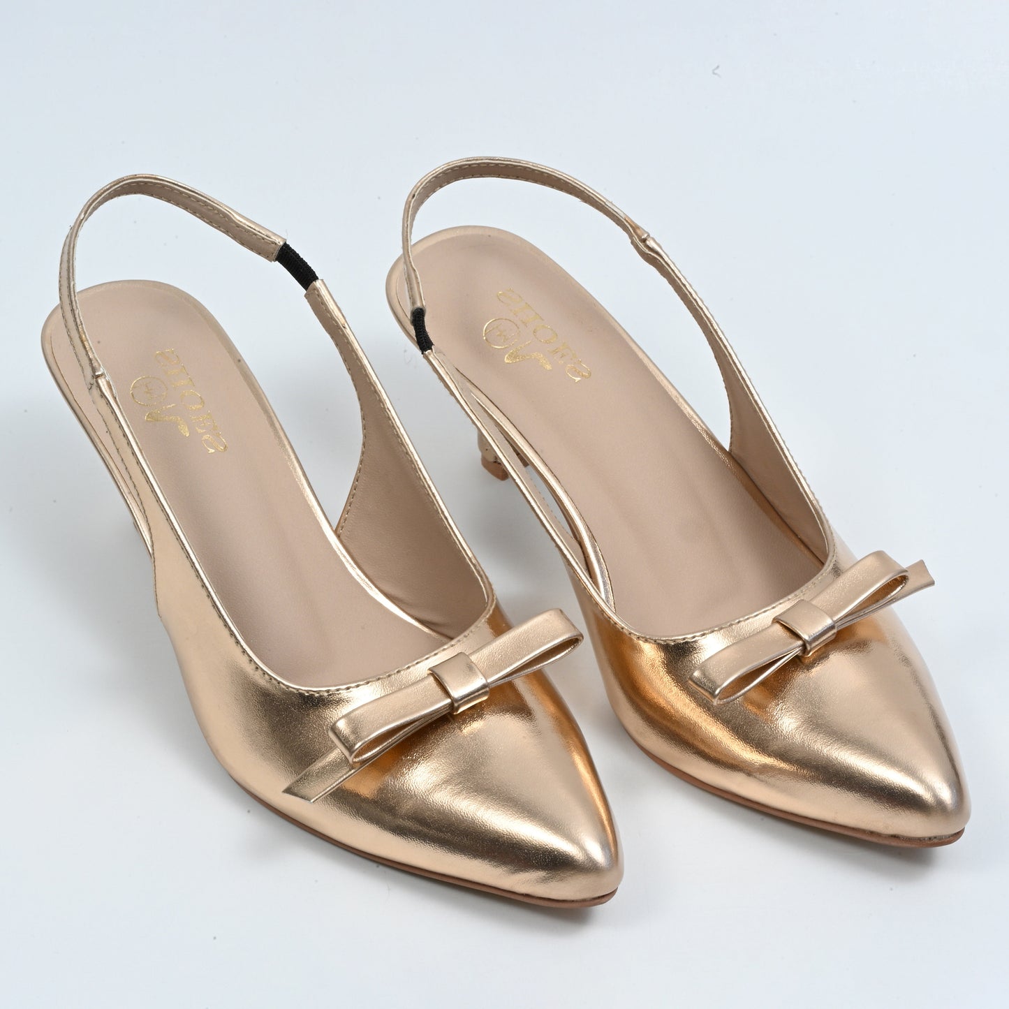 469 pointed pumps