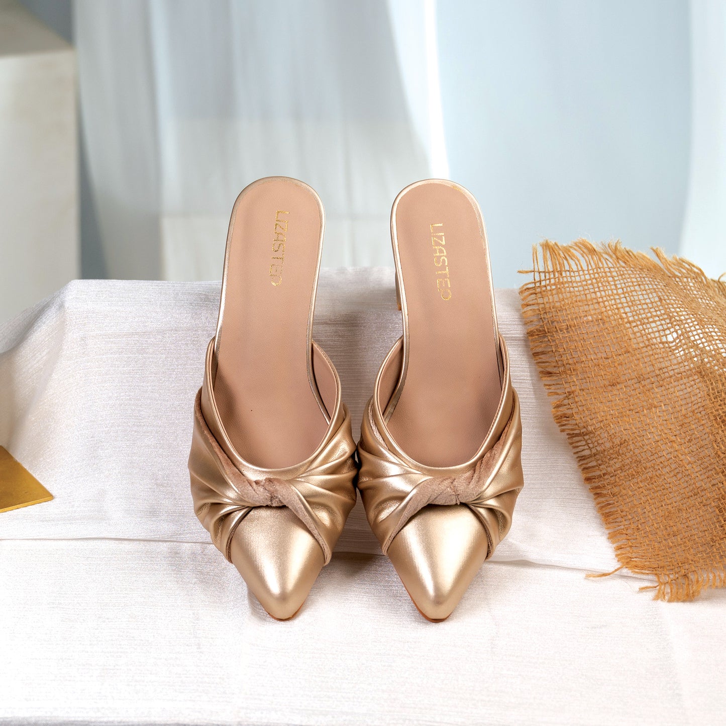 Classic Knot gold